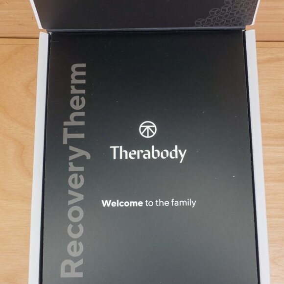 Therabody RecoveryTherm Cube / Heat & Cold Therapy Device / Muscle Recovery - Picture 11 of 13